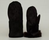 Варежки «No frost» выполнены из черной замшевой кожи и утеплены внутри темным кроличьим мехом.